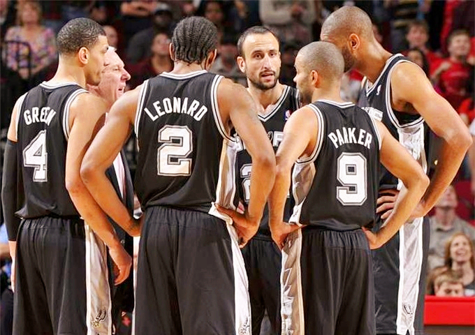 媒体人：中国男篮对周琦低位能力盲目自信（媒体人称：中国男篮对周琦低位能力过于乐观）