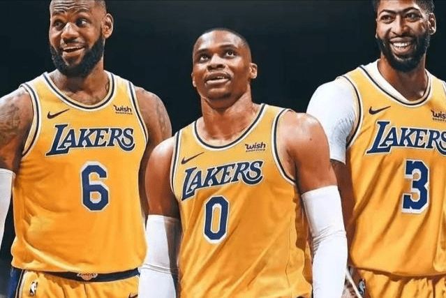 76人vs老鹰前瞻：特雷·杨&恩比德继续缺席，76人力争连胜（76人vs老鹰前瞻：特雷·杨与恩比德仍缺阵，费城冲击连胜）